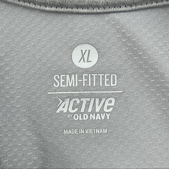 Old Navy Active Tshirt Womens XL Gray Short Sleeve - Picture 2 of 8
